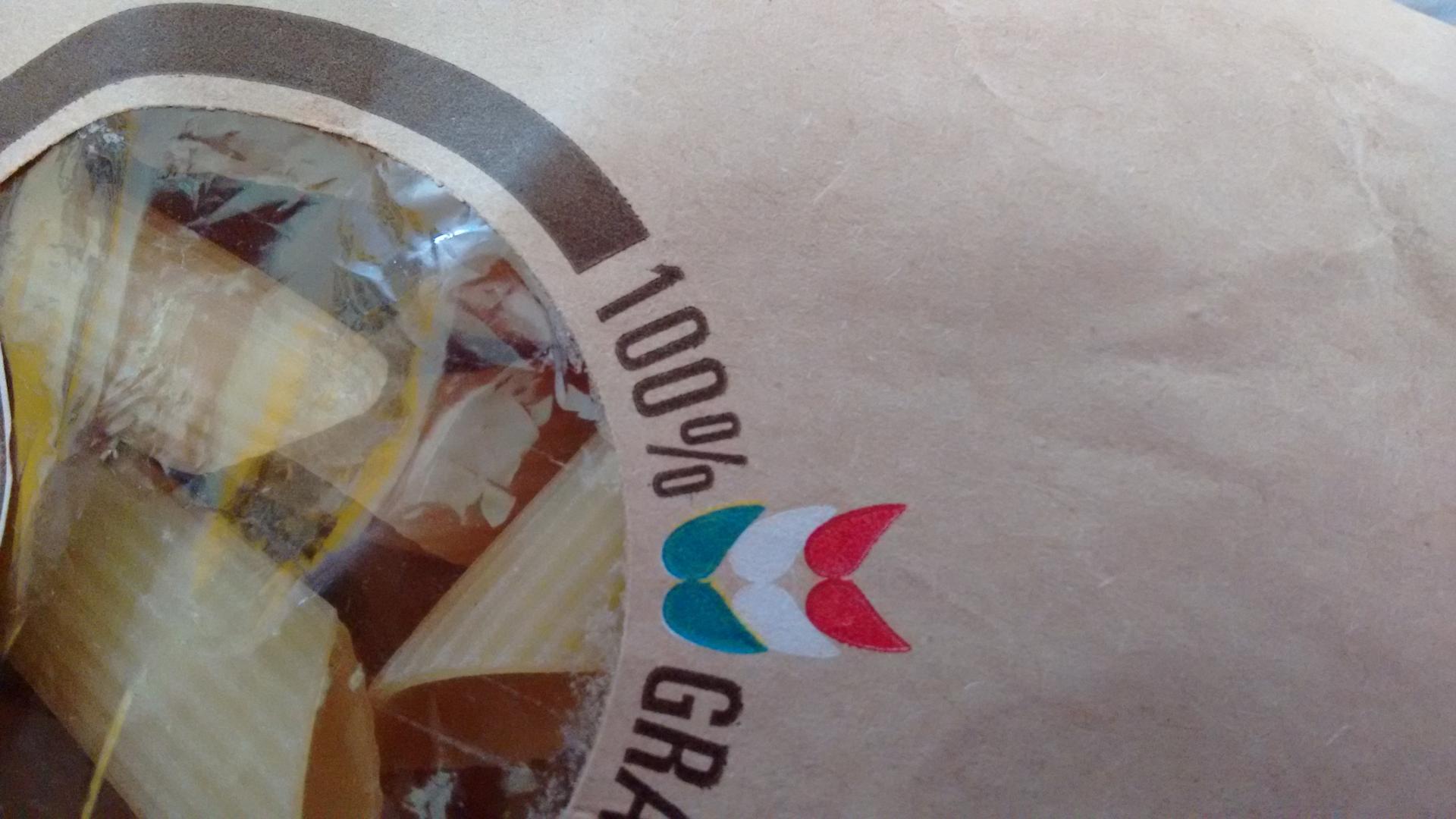 Pasta in papieren zak